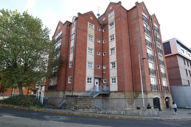 Flat for sale in Brayford Wharf East, Lincoln