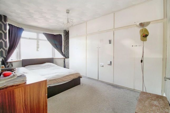2 waverley gardens, grays photo 4