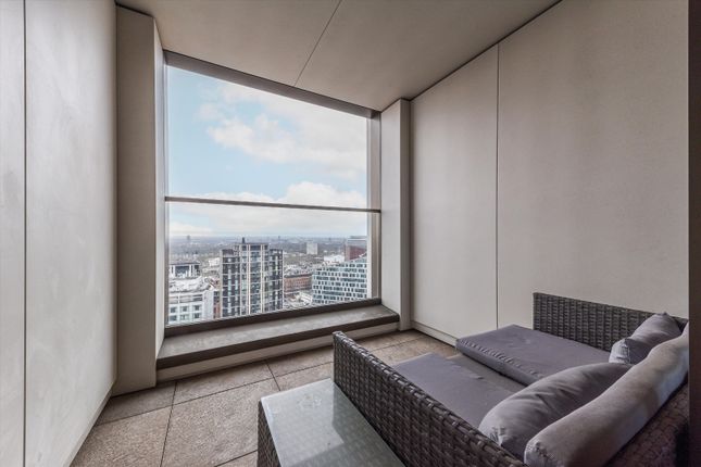 Flat to rent in Newcastle Place, London