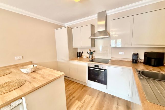 Caer Castell House,4, Coychurch Road, Bridgend photo 4