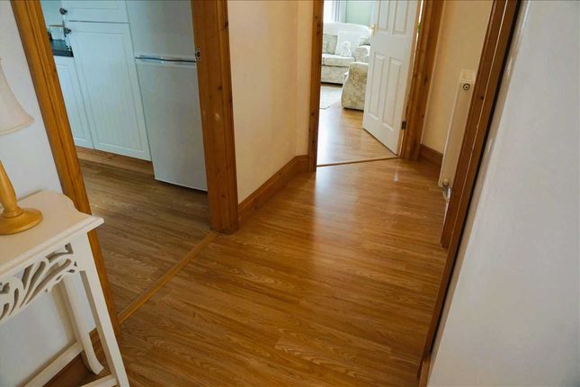 123, Carmarthen Road, CROSS HANDS, Llanelli photo 4