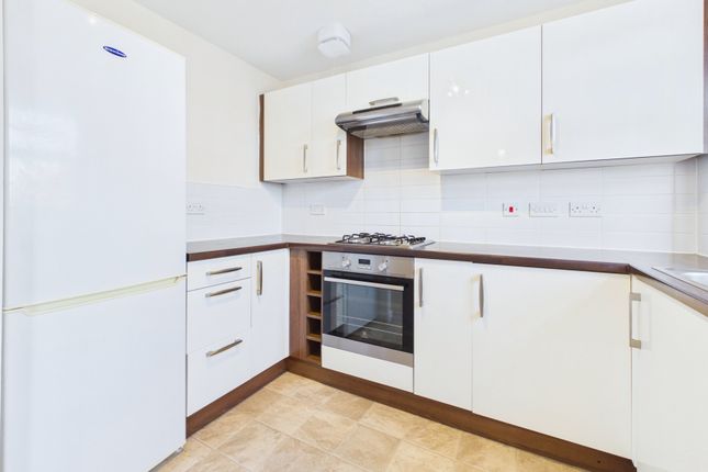 16F, Bowthorpe Drive, Gloucester photo 4