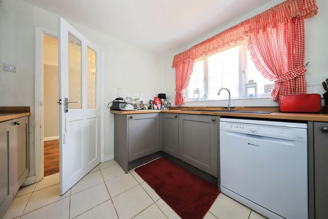 17, Constantine Way, Bilston photo 4