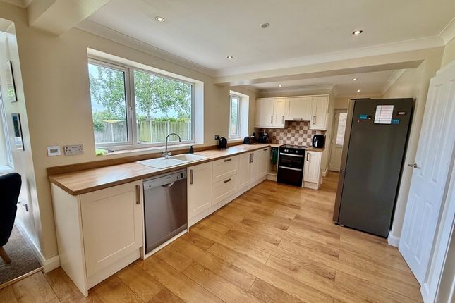 57, Holly Avenue, Derbyshire photo 4