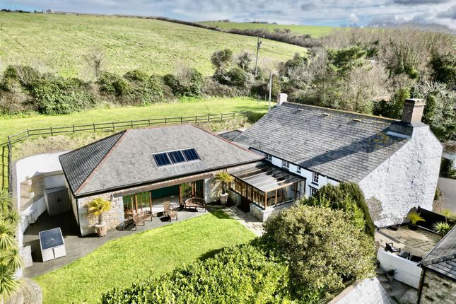 House &amp; Swimming Pool Room.Jpg