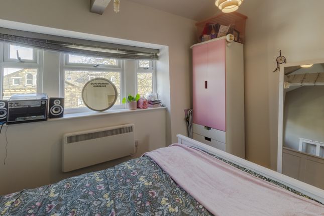 Flat for sale in Balmoral Place, Halifax, West Yorkshire