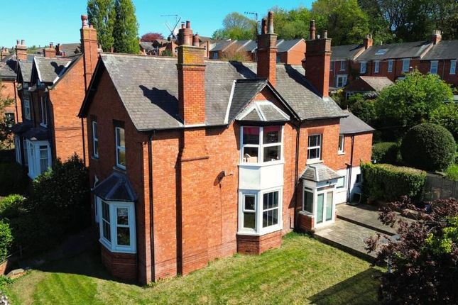 2-bed flat on Ground floor flat,, 141 Yarborough Road, Lincoln, £125,000
