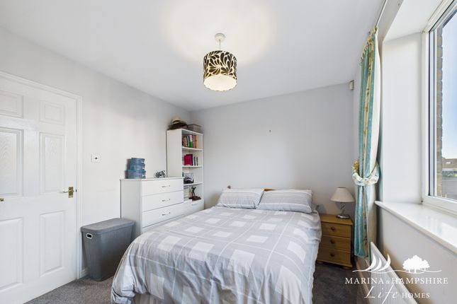 10, Tintagel Way, Portsmouth photo 4