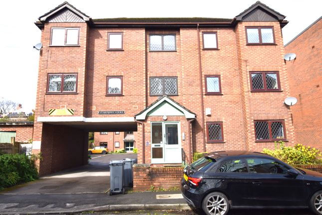Flat to rent in Claremont Court, Claremont Grove, Didsbury M20