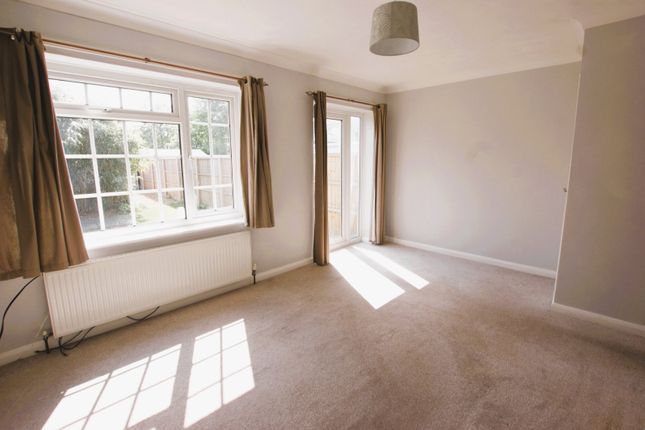 11, Towers Way, Wimborne photo 2