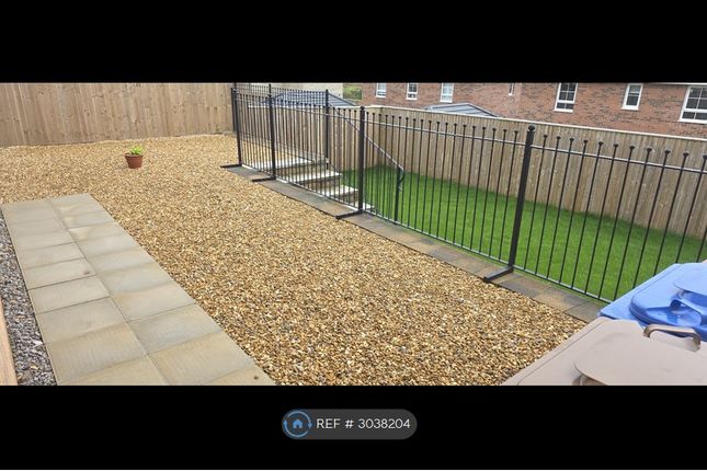 Wood Avens Close, Blackburn photo 4