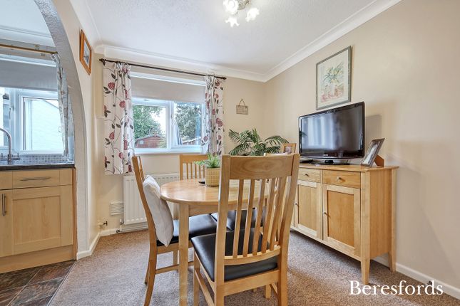 146, Long Brandocks, Chelmsford photo 4