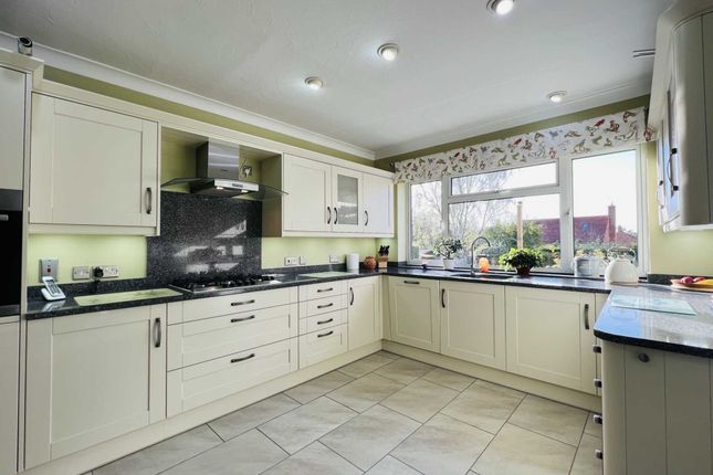 Birchwood, High Road, Wallingford photo 2