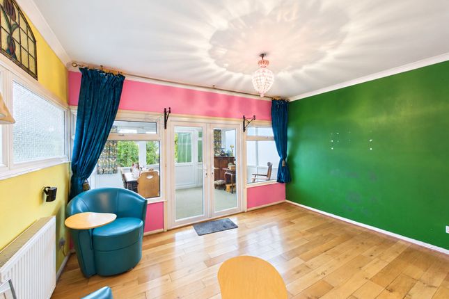 74 St. Thomas Drive, Bognor Regis photo 4