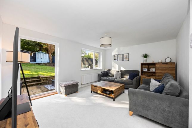 20 Barnfield, Crowborough photo 4