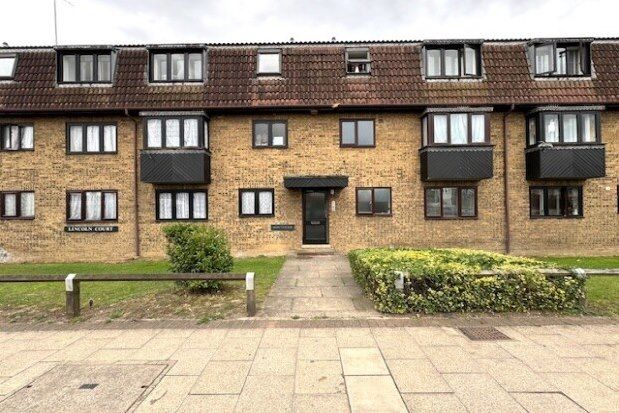 Thumbnail Flat to rent in Eastern Avenue, Ilford