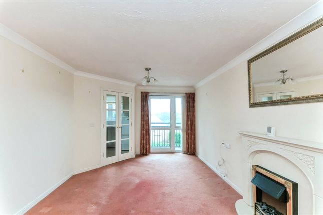 15, St Aidan's Court, Eastbourne photo 2