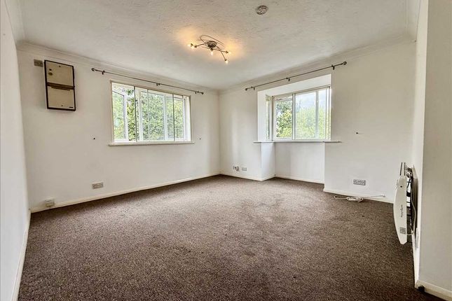 63, Dutch Barn Close, Stanwell photo 3