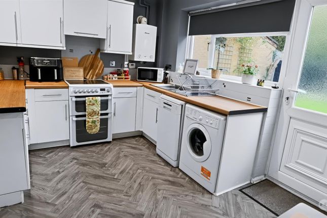 Newquay Close, Hinckley photo 3