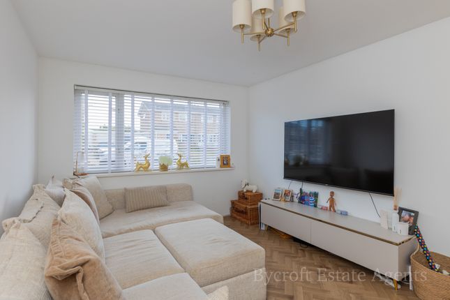 3, Thurne Way, Great Yarmouth photo 3