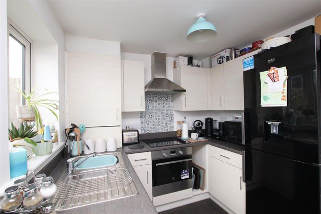 196, Myrtlebury Way, Exeter photo 3
