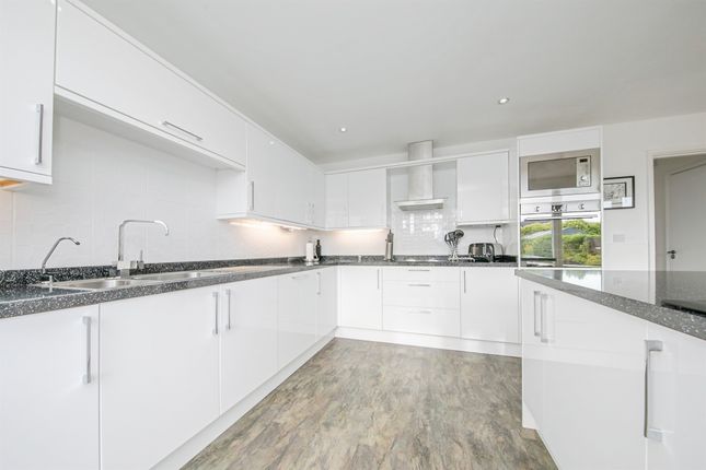 7, Linksfield, Ipswich photo 3