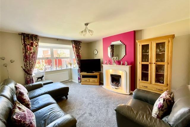 95, Cramfit Crescent Dinnington, Sheffield photo 2