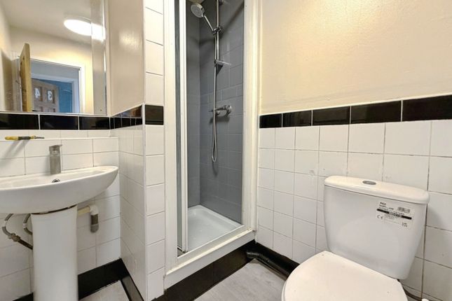 Flat A, 9a, High Street, Bromley photo 5