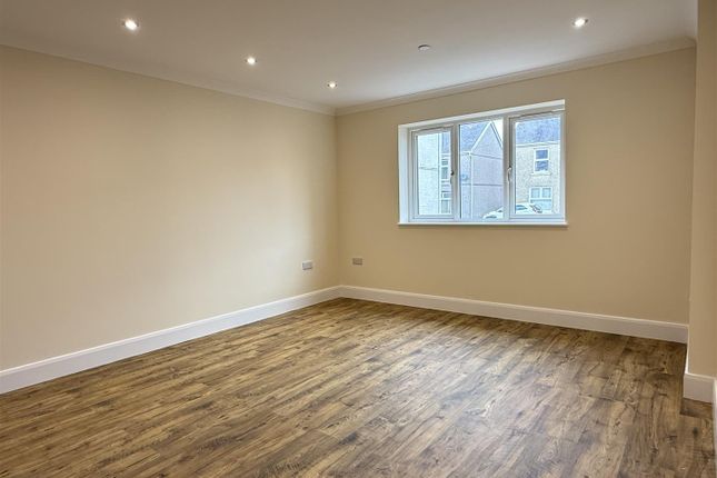 Cartref Ni, 23, Gorsddu Terrace, Llanelli photo 5