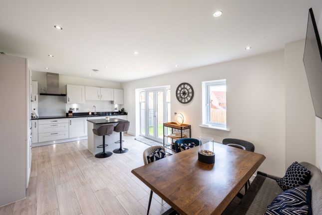 4 Mason Avenue, Lichfield photo 4