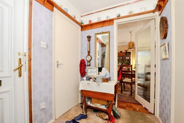 13, Meades Lane, Chesham photo 4