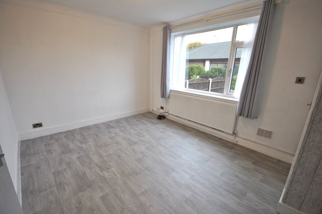 Willow Crescent, Doncaster photo 4