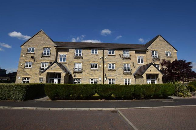 2 bed flat to rent in Lisbon Drive, Burnley BB11