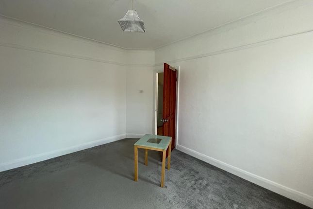 00, Village Way East, Harrow photo 3