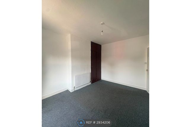 A Princes Avenue, Little Lever, Bolton photo 5