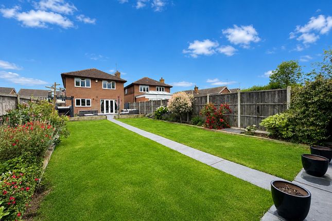 27, Branksome Avenue, Hockley photo 2