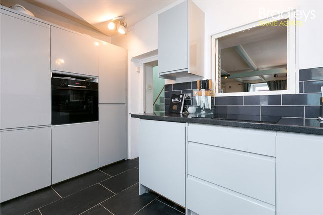 3, Jamaica Terrace, Penzance photo 4