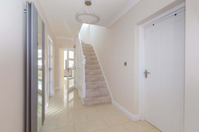 94, London Road, Datchet photo 3