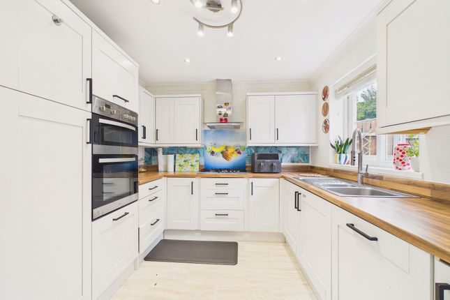 8 Finchale Close, Gateshead photo 2