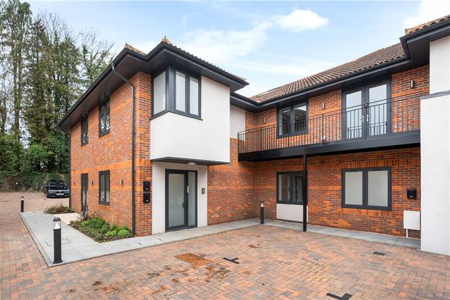 Thumbnail Flat for sale in Wentworth Court, 2-4 High Street, Chalfont St. Peter