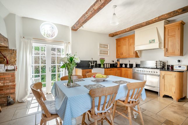 Detached house for sale in High Street Guilsborough, Northamptonshire