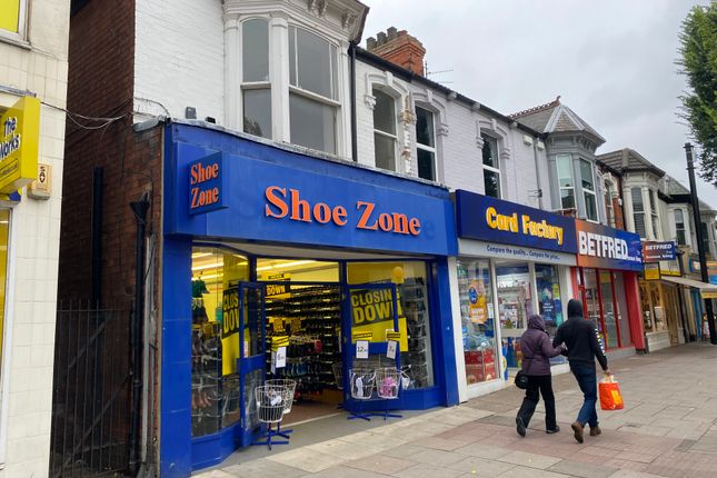 Retail premises to let in St Peters Avenue, Cleethorpes