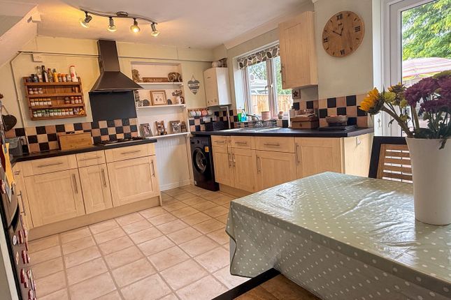 2 Glebefields, Kiln Road, Newbury photo 2