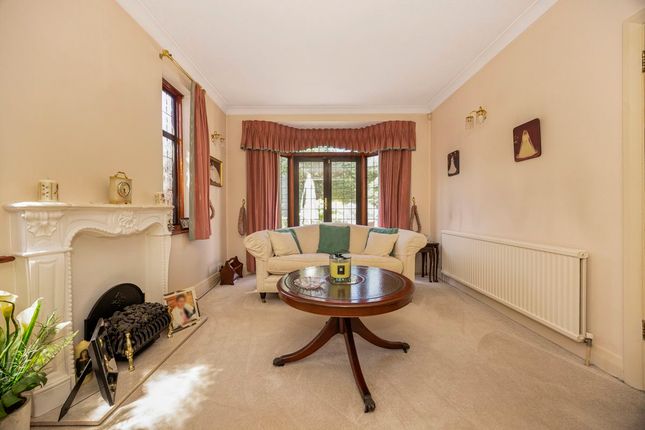 29 Marlborough Drive, Ilford photo 3