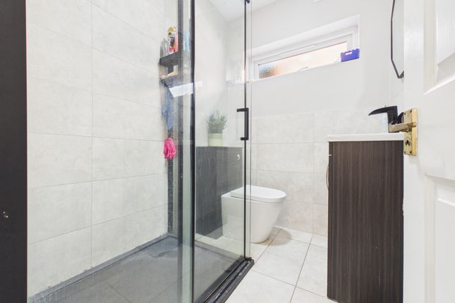 Flat 1, 60 Penyston Road, Maidenhead photo 4
