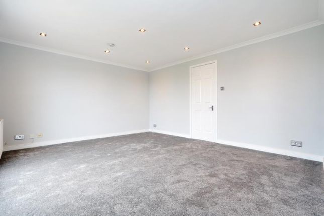37 Uxbridge Road, Kingston Upon Thames photo 5