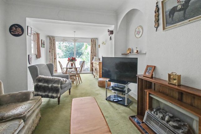 36, Cannon Grove, Leatherhead photo 4