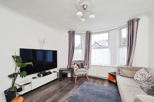 17, Brooklands Road, Nottinghamshire photo 2