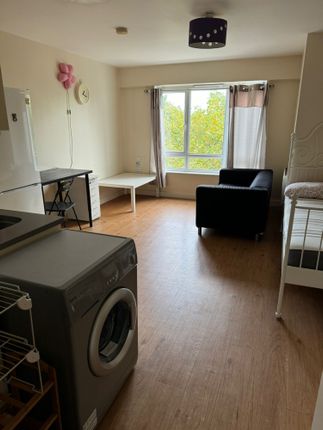 Flat 24, Bantam House, 6 Heritage Avenue, London photo 4
