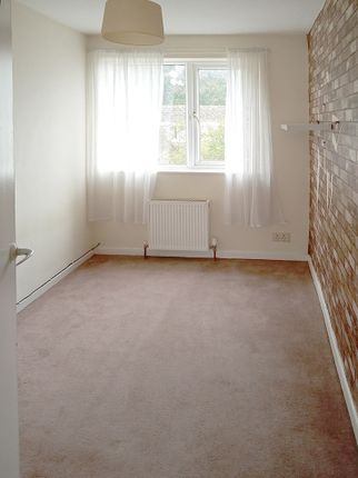 6, The Goslar, WELLINGBOROUGH photo 3
